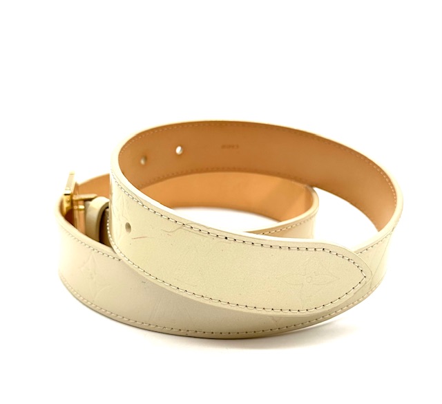 Cinturón Louis Vuitton de charol beige
