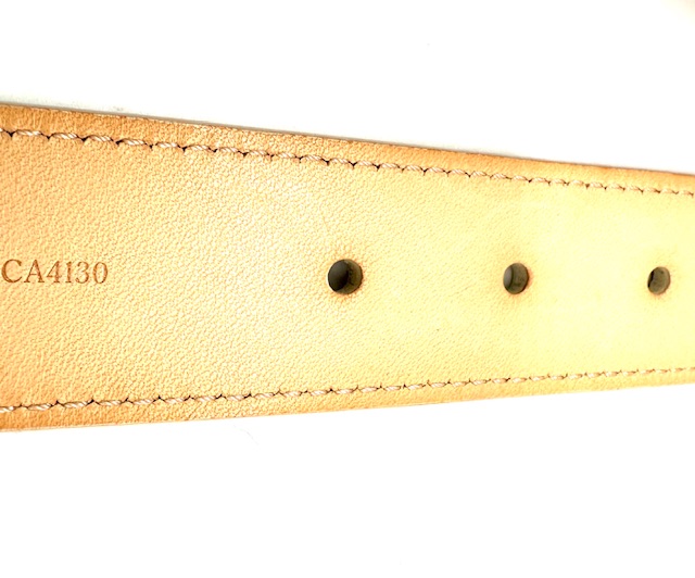 Cinturón Louis Vuitton de charol beige