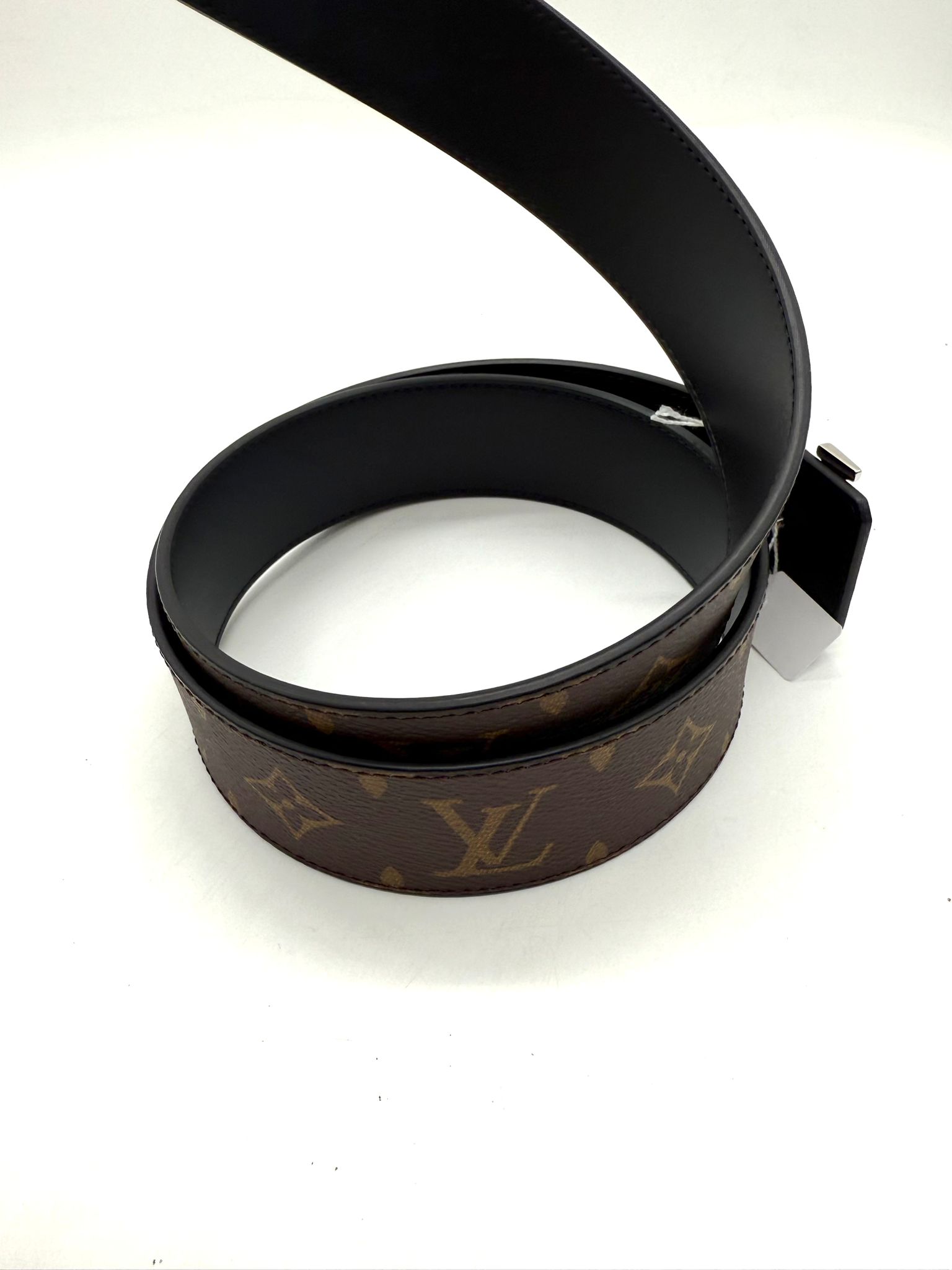 Cinturón Louis Vuitton Initiales Monogram