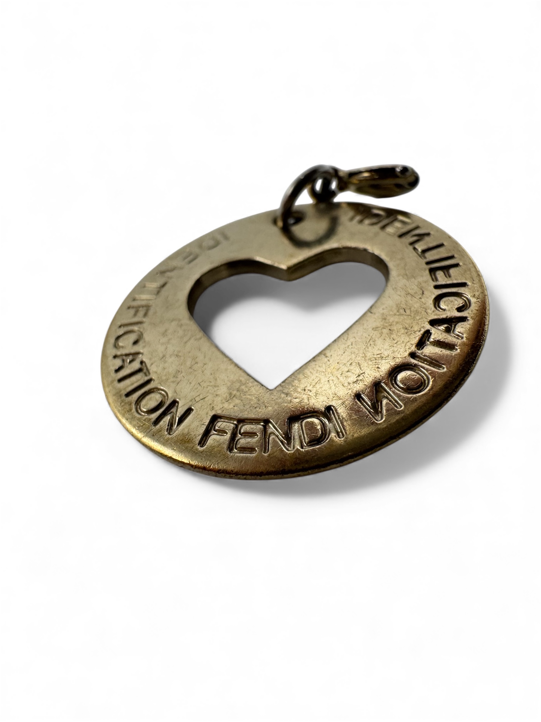 Colgante Fendi con forma de corazón