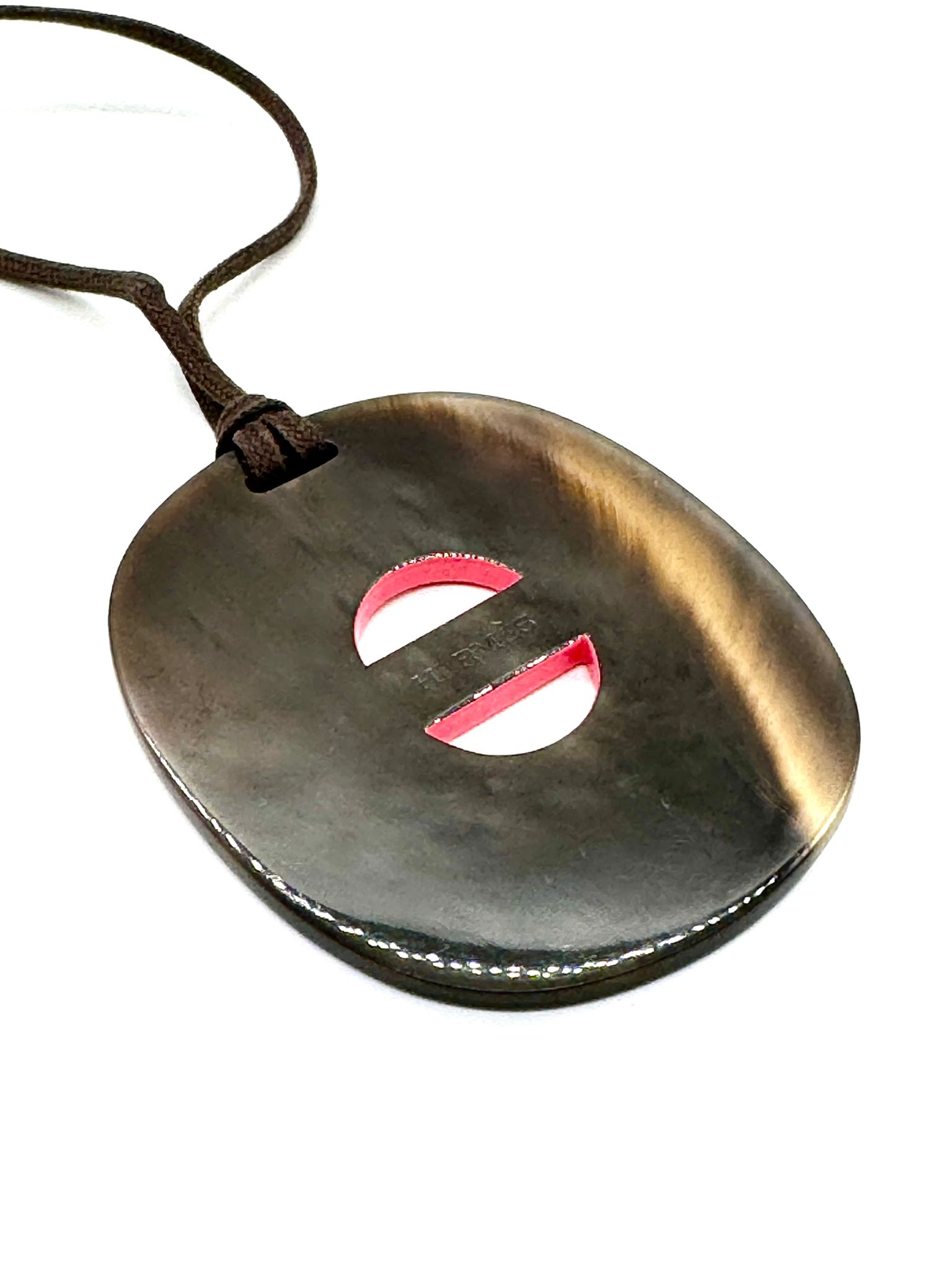 Colgante Hermès nacarado marrón y rosa