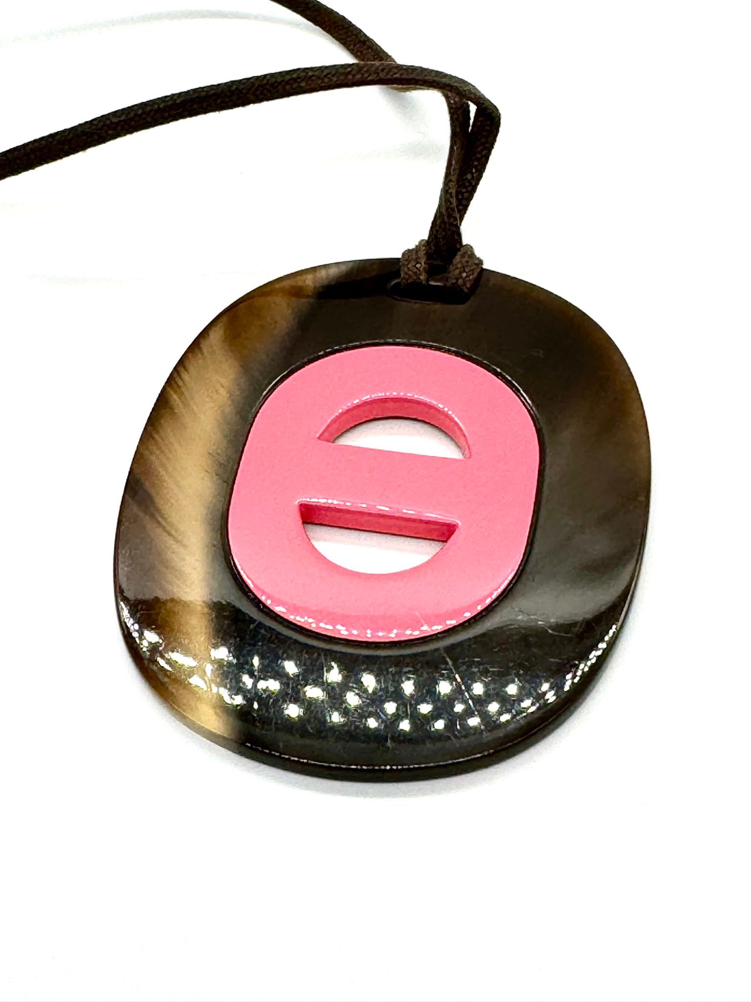 Colgante Hermès nacarado marrón y rosa