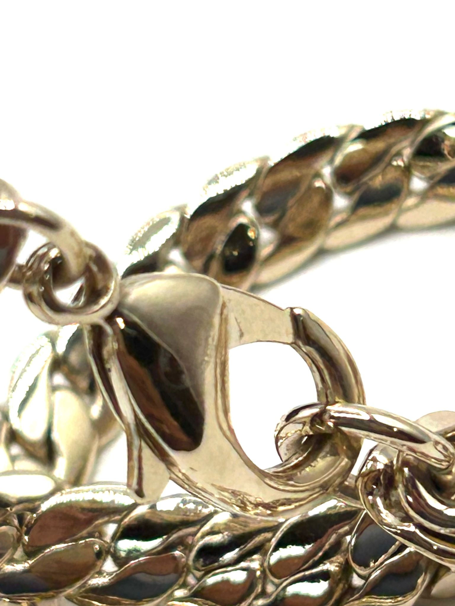 Collar Chanel en metal plateado