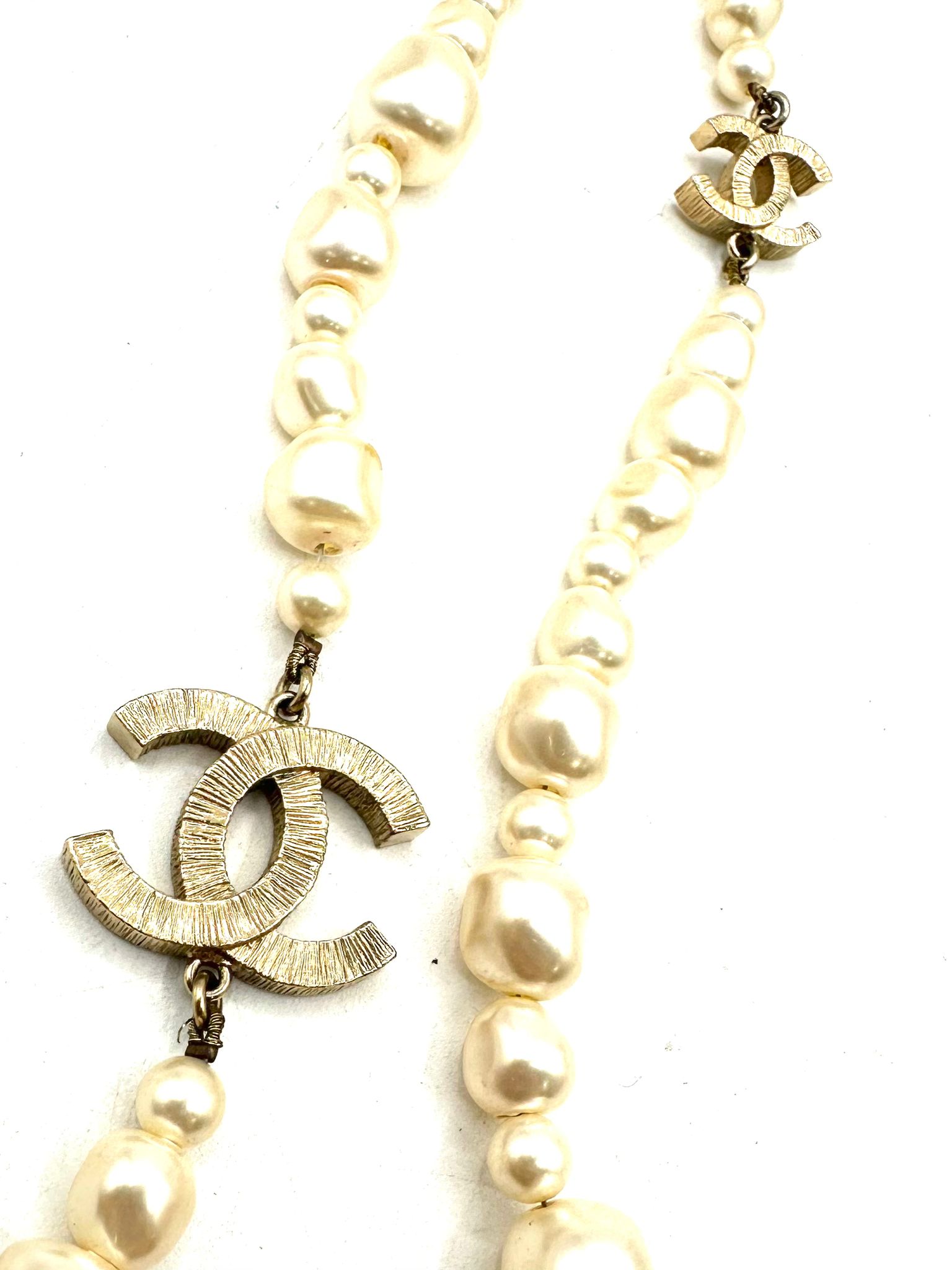 collar de perlas Chanel