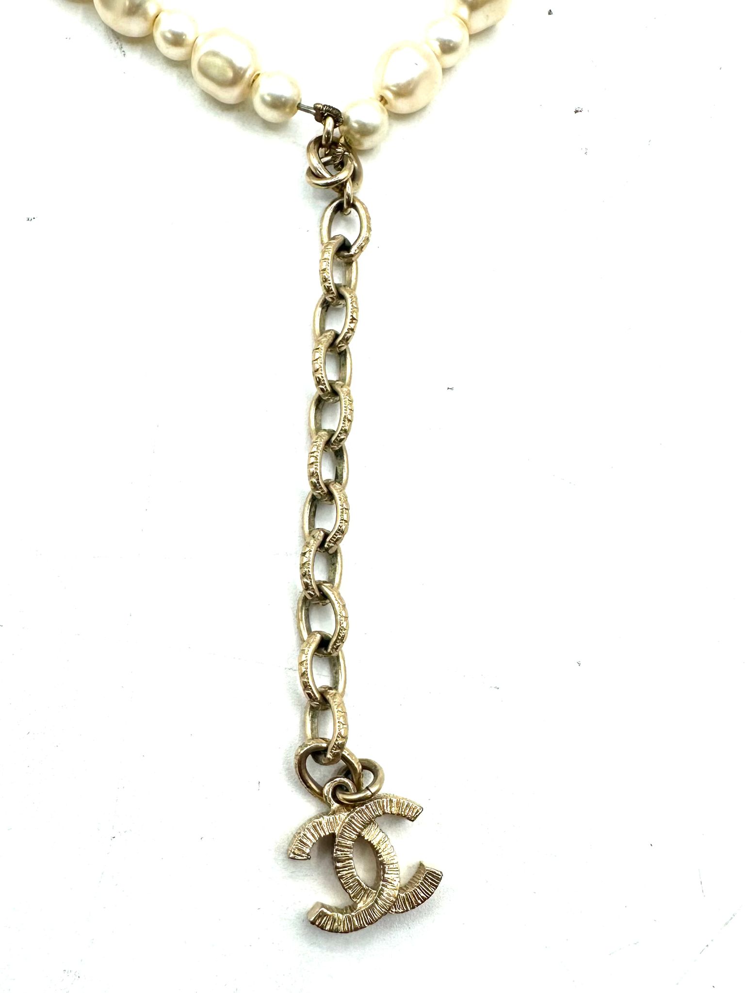 collar de perlas Chanel
