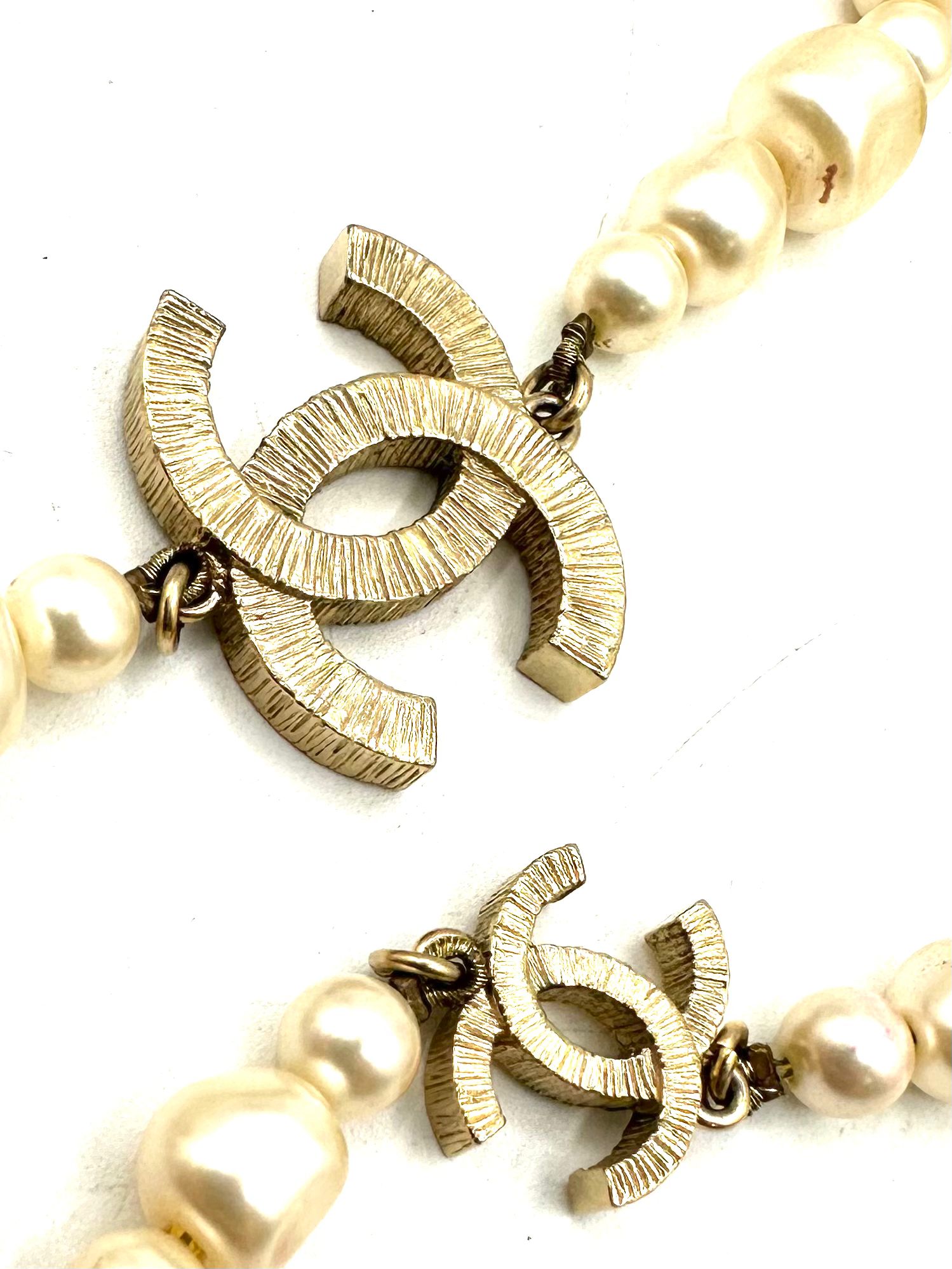 collar de perlas Chanel