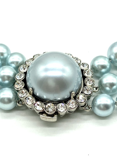 Collar gargantilla de perlas azules Miu Miu