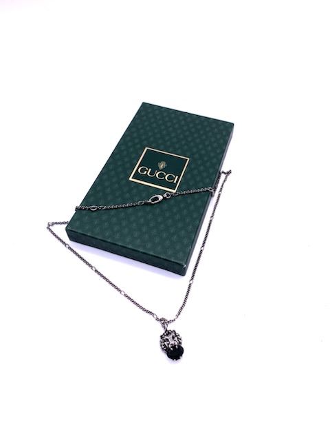 Colllar con colgante Gucci