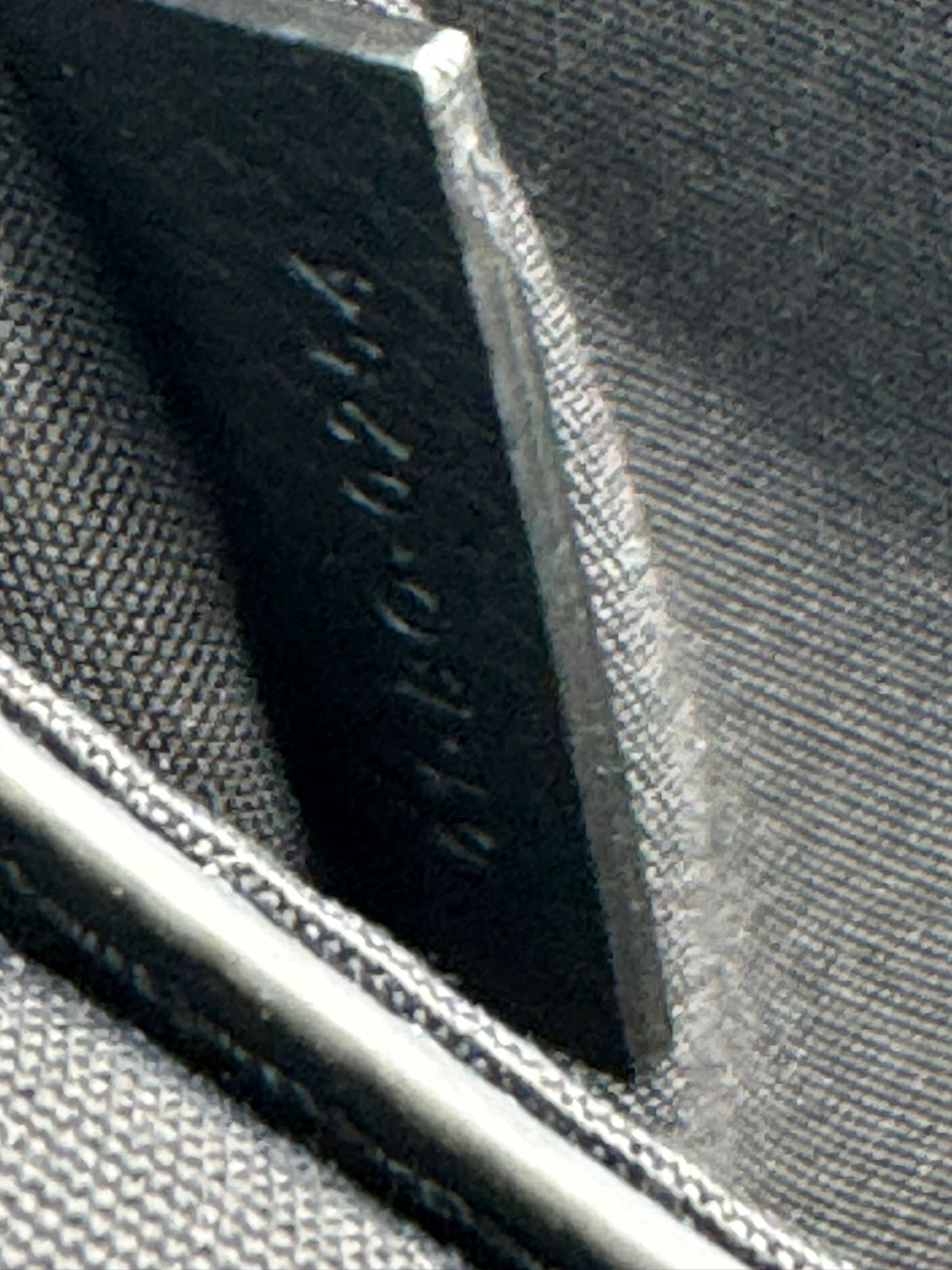dior messenger