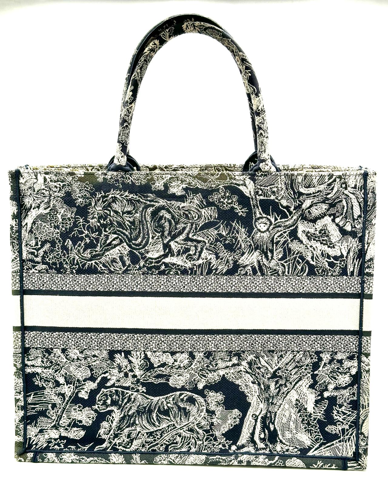 dior tote book