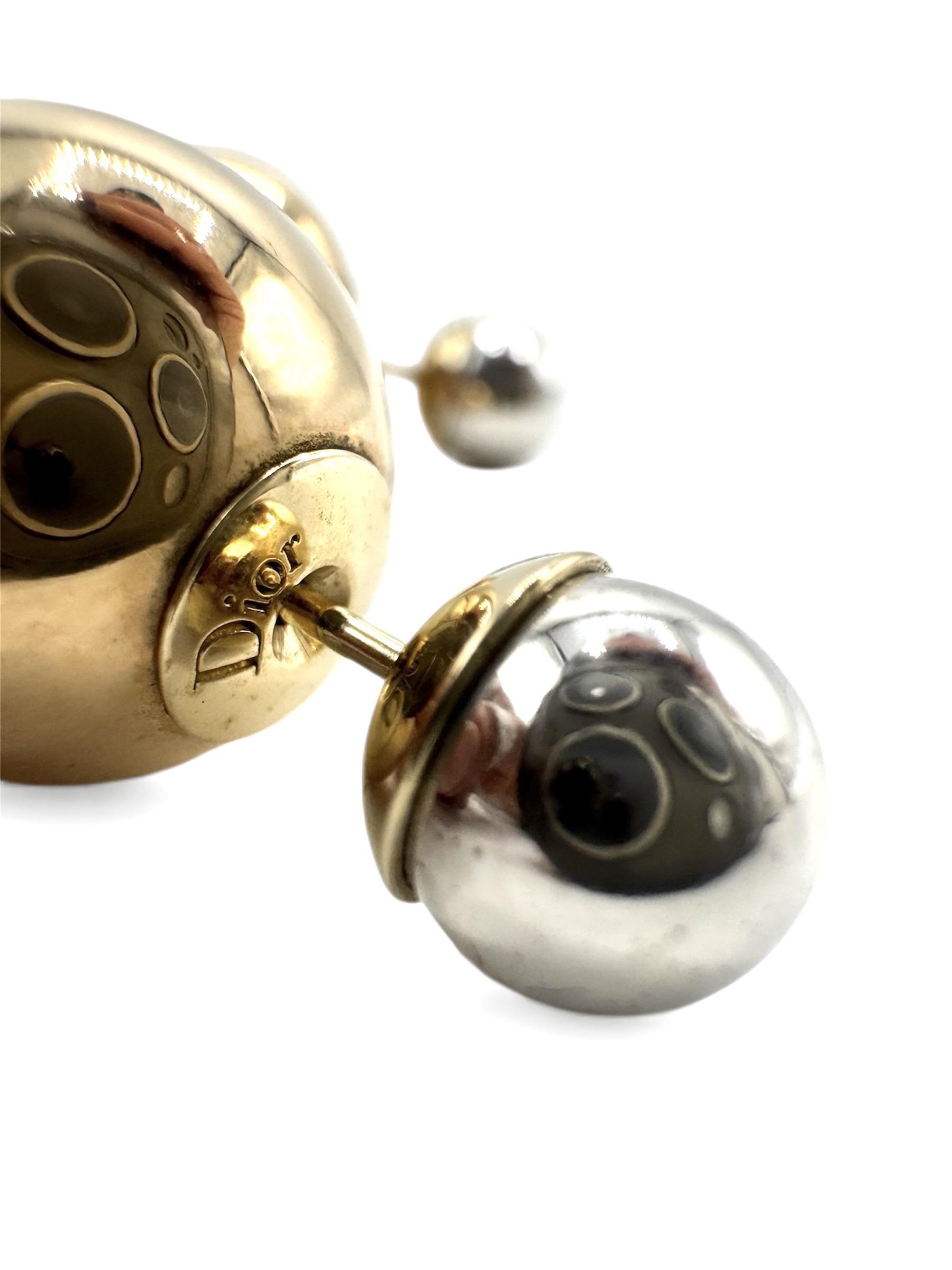 Dior Tribales – Pendientes de botón