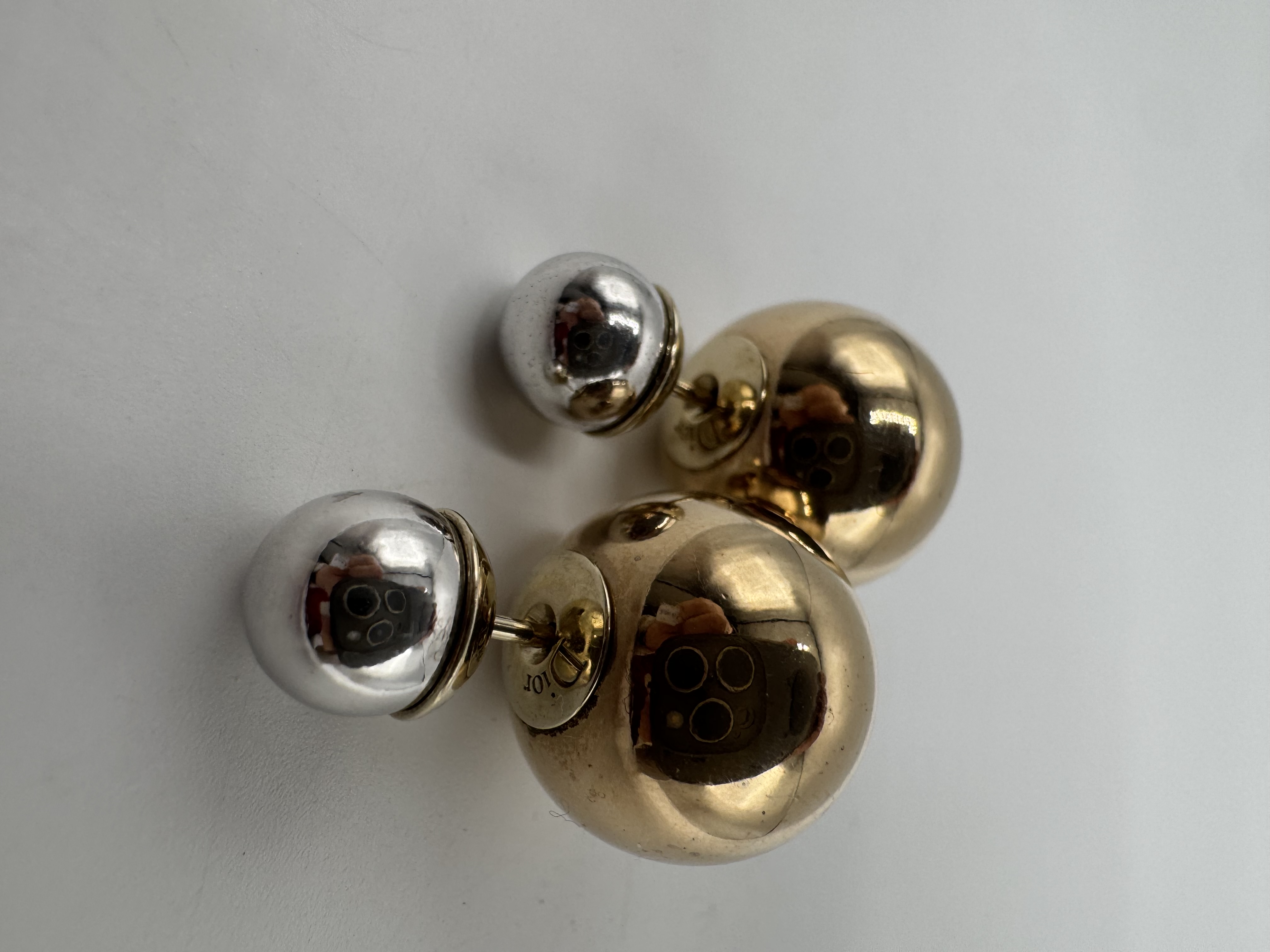 Dior Tribales – Pendientes de botón