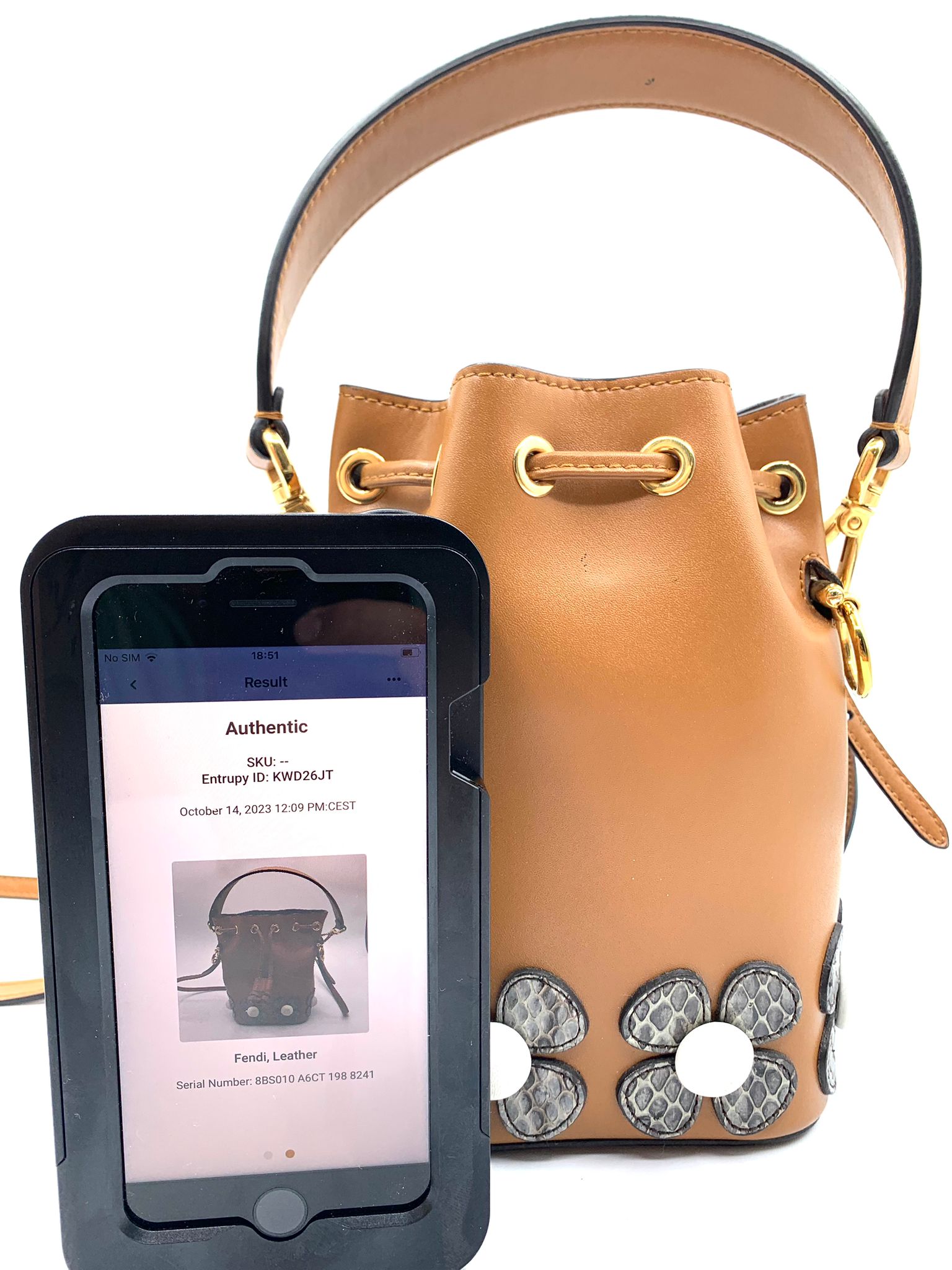 Fendi tresor en cuero camel y diseño flor