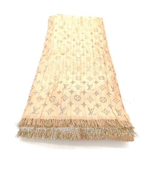 Foulard Louis Vuitton en color rosa palo