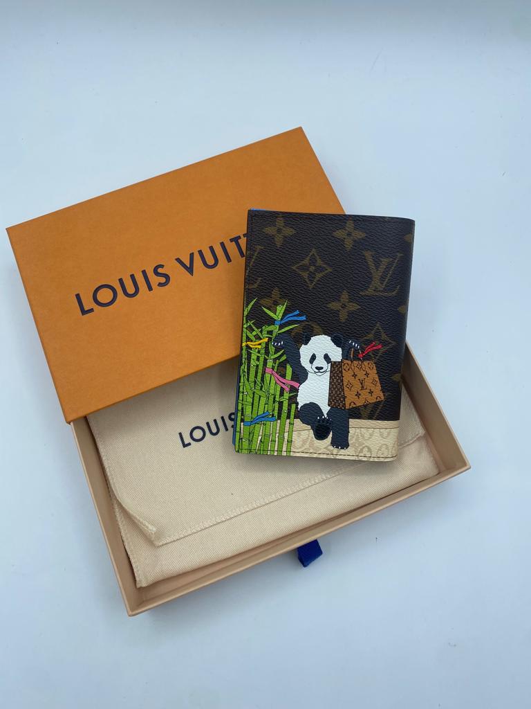Funda pasaporte Louis Vuitton