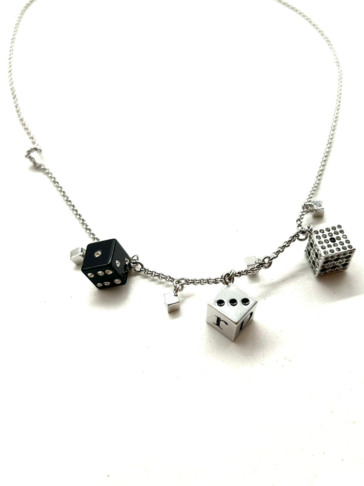 gargantilla dior dados