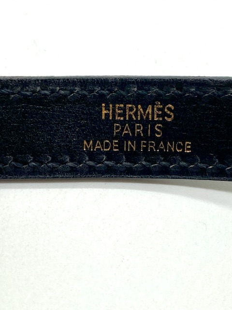 Gargantilla Kelly de Hermès en cuero negro