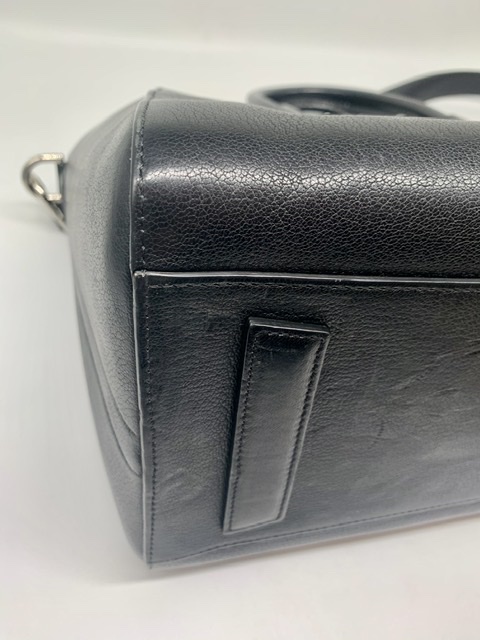 Givenchy Antígona