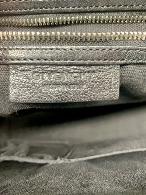 Givenchy Antígona