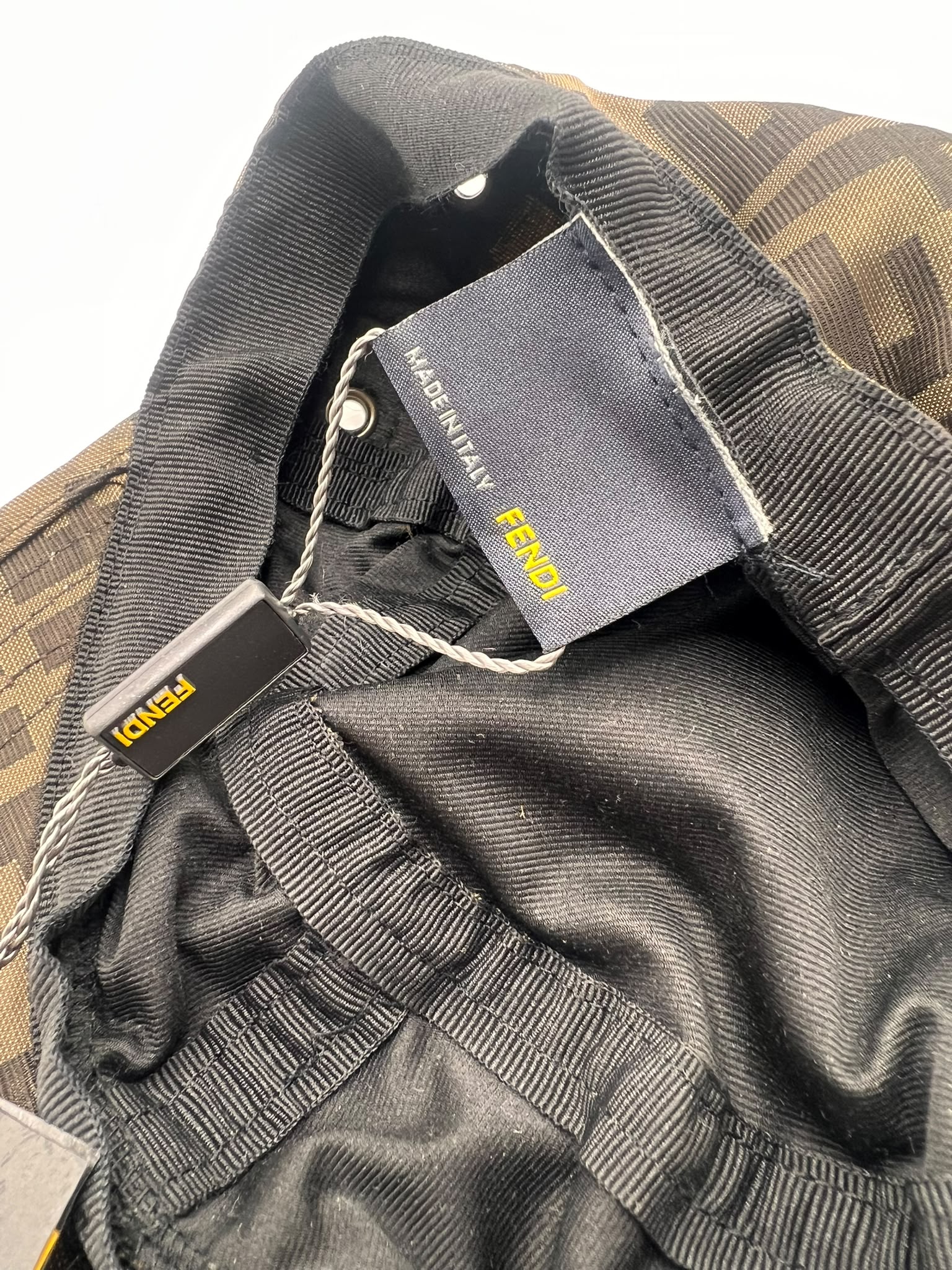 Gorra Fendi