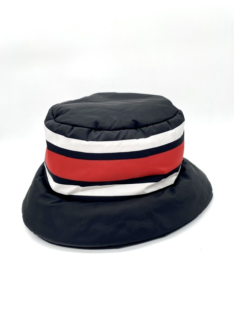 Gorro lluvia Prada