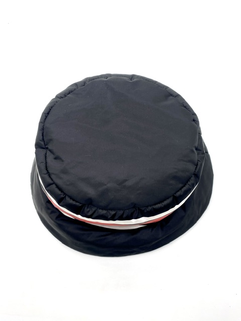 Gorro lluvia Prada