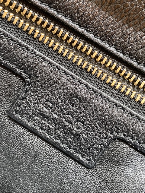 Gucci Blondi en cuero