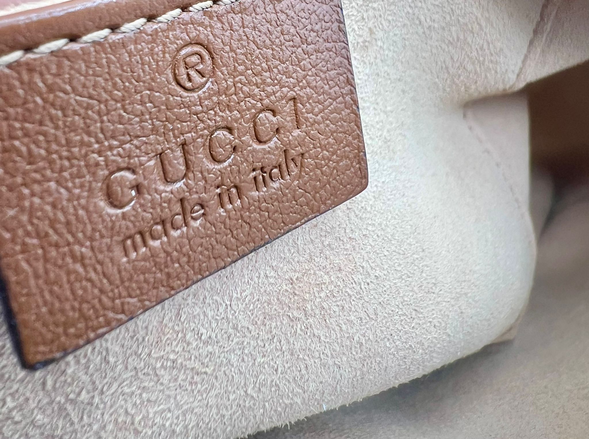Gucci GG Marmont camera