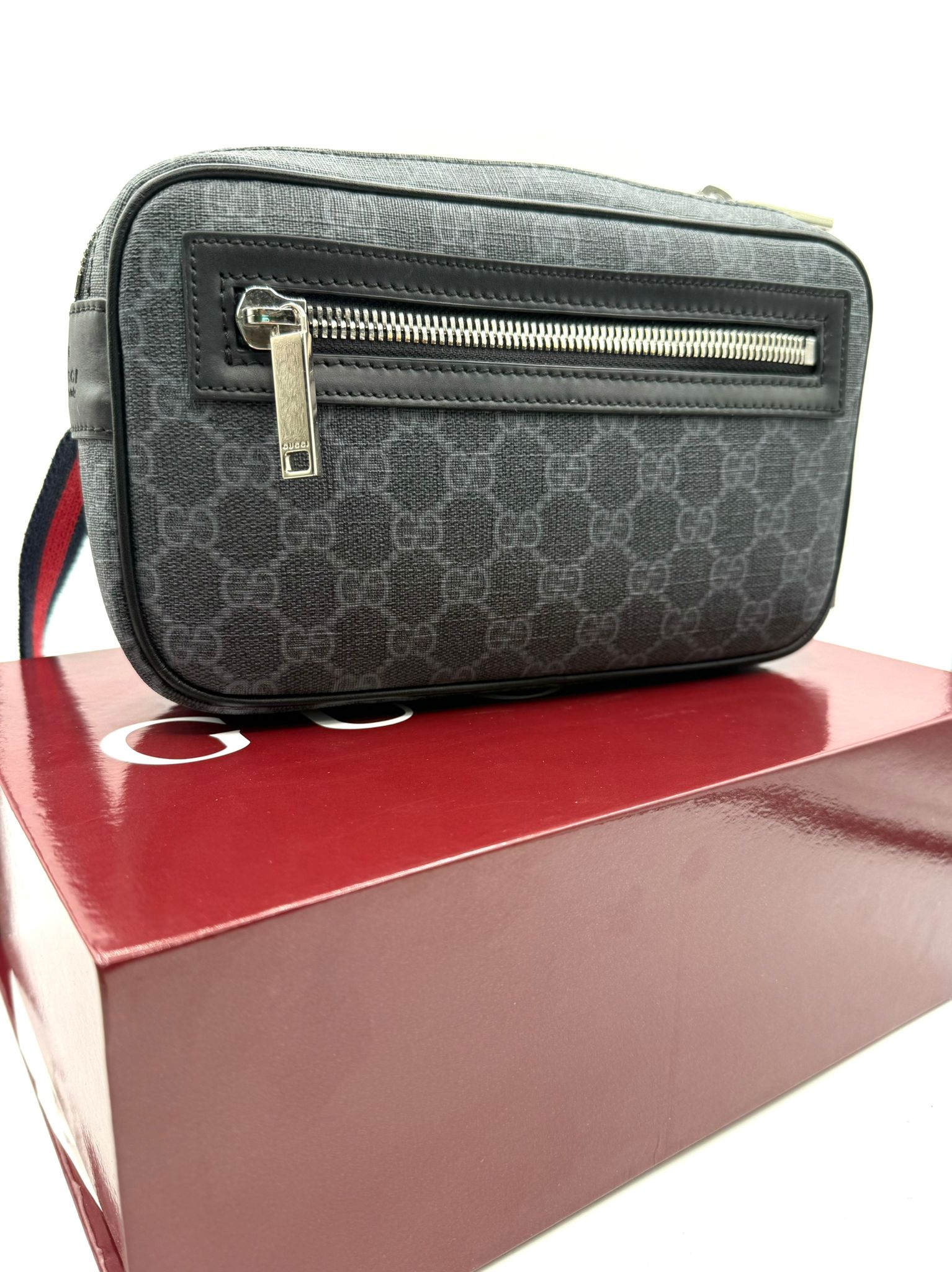 Gucci GG Supreme
