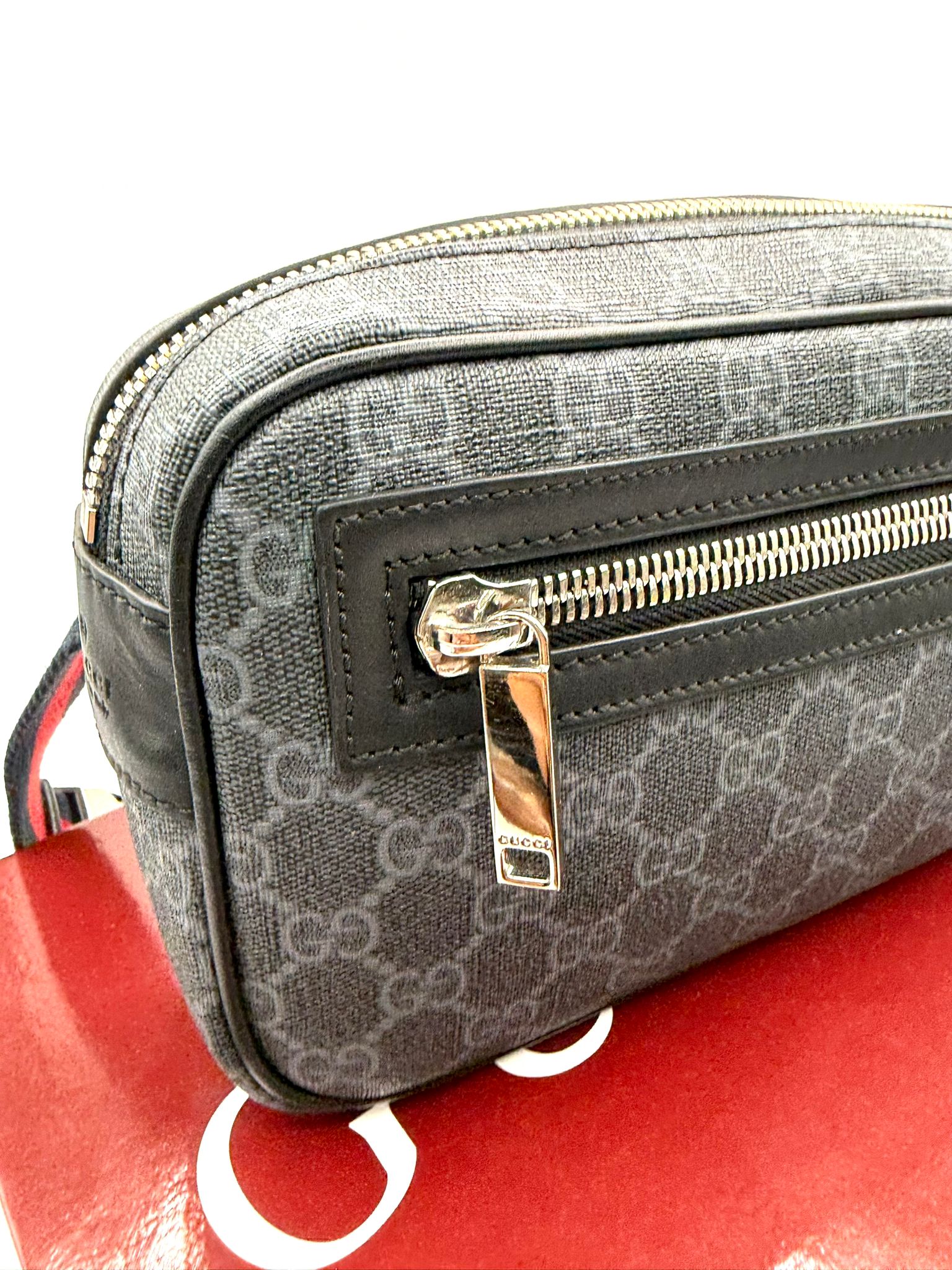 Gucci GG Supreme