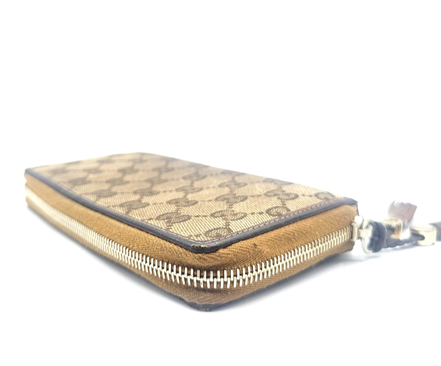 Gucci GG Supreme Zip Around