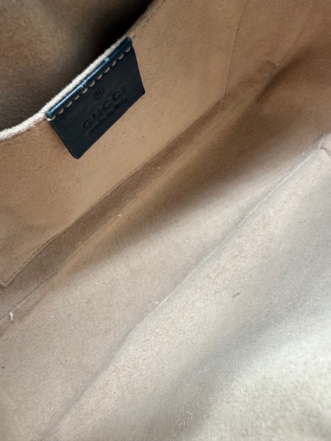 Gucci Marmont negro