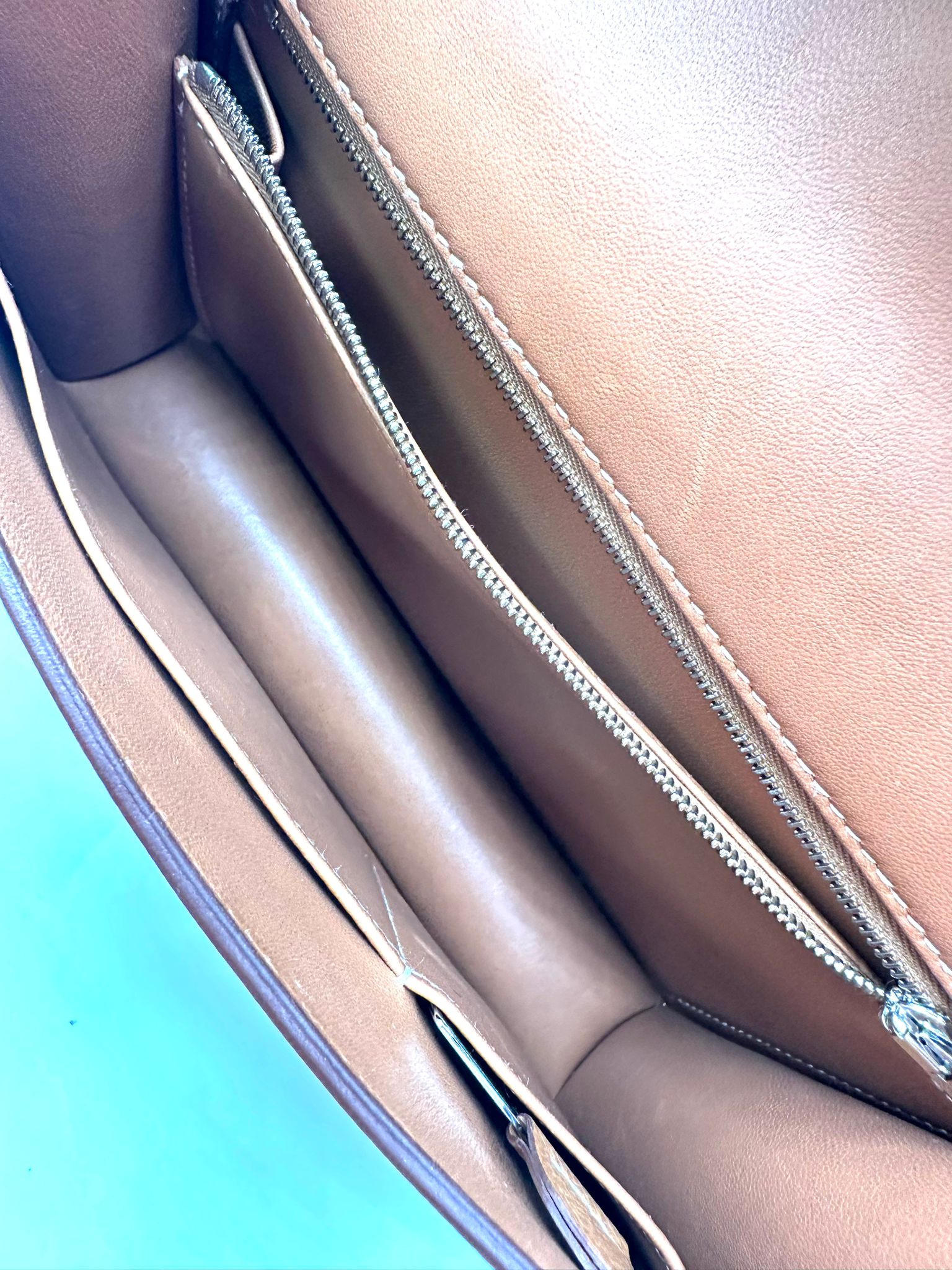 Hermès Constance 24