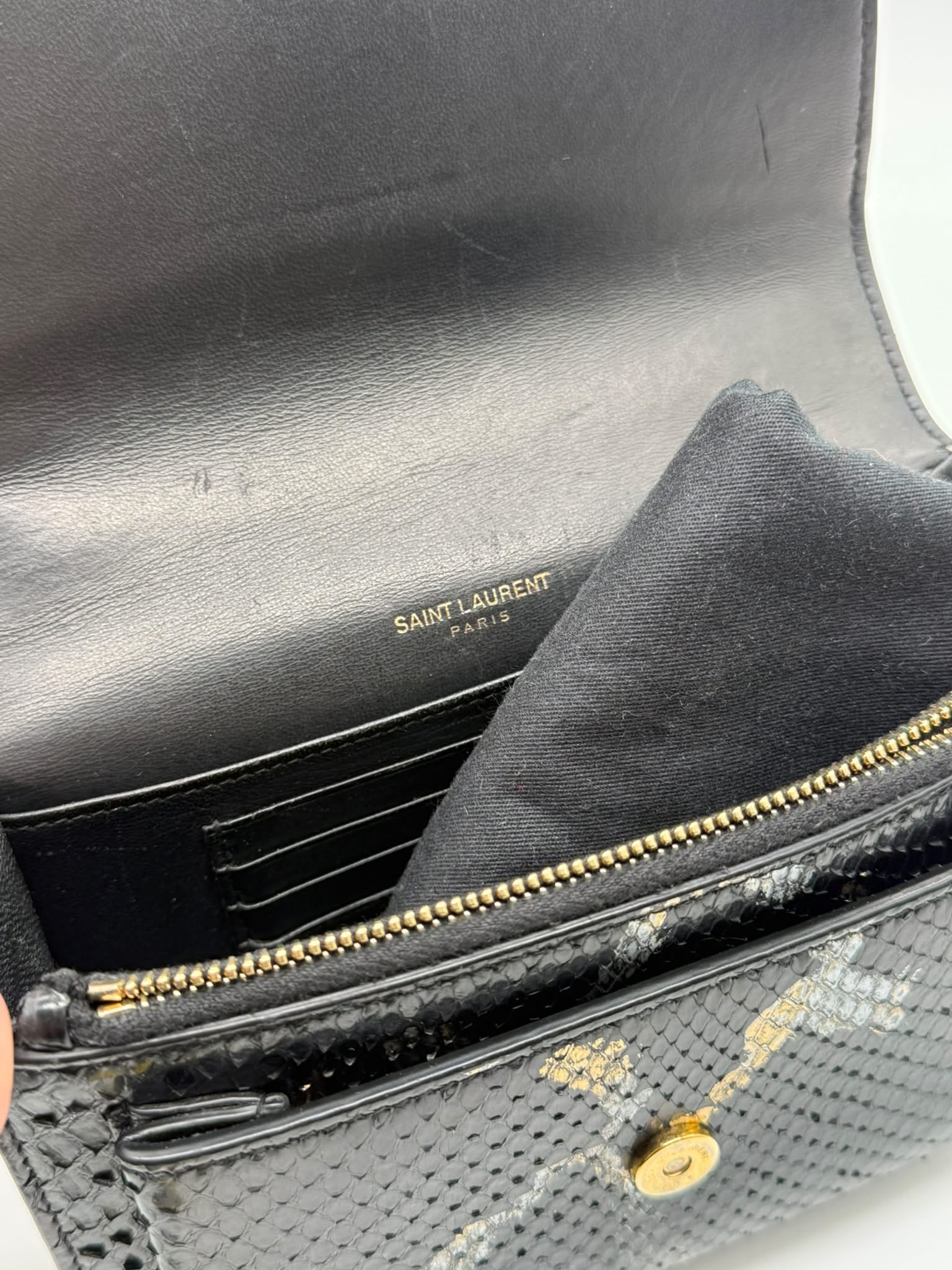 Kate Saint Laurent en piel de serpiente
