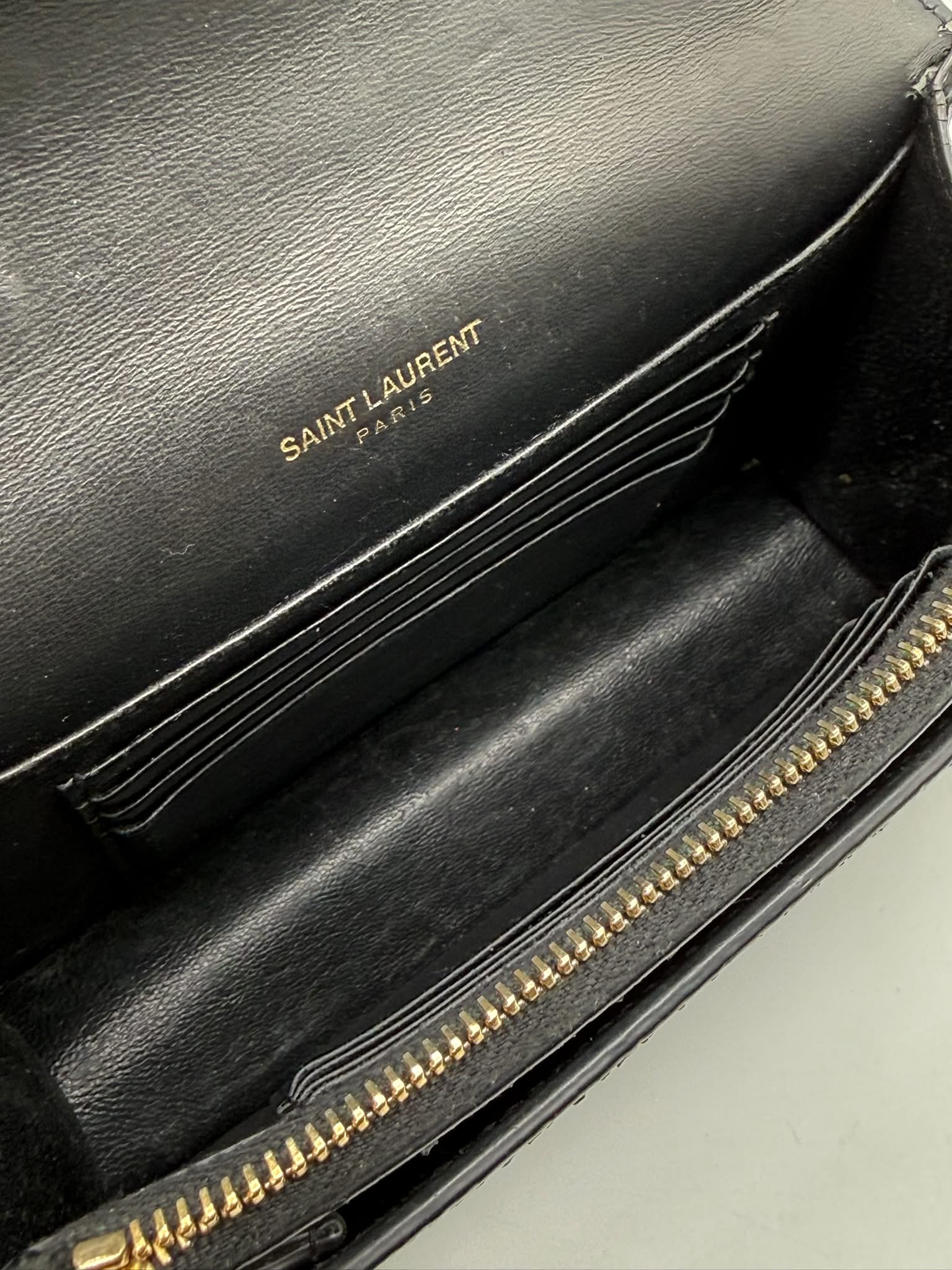 Kate Saint Laurent en piel de serpiente