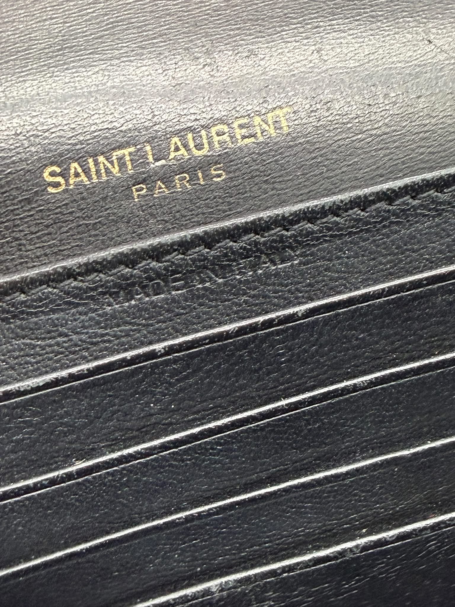 Kate Saint Laurent en piel de serpiente