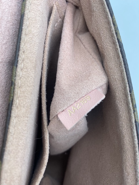 Locky BB Louis Vuitton