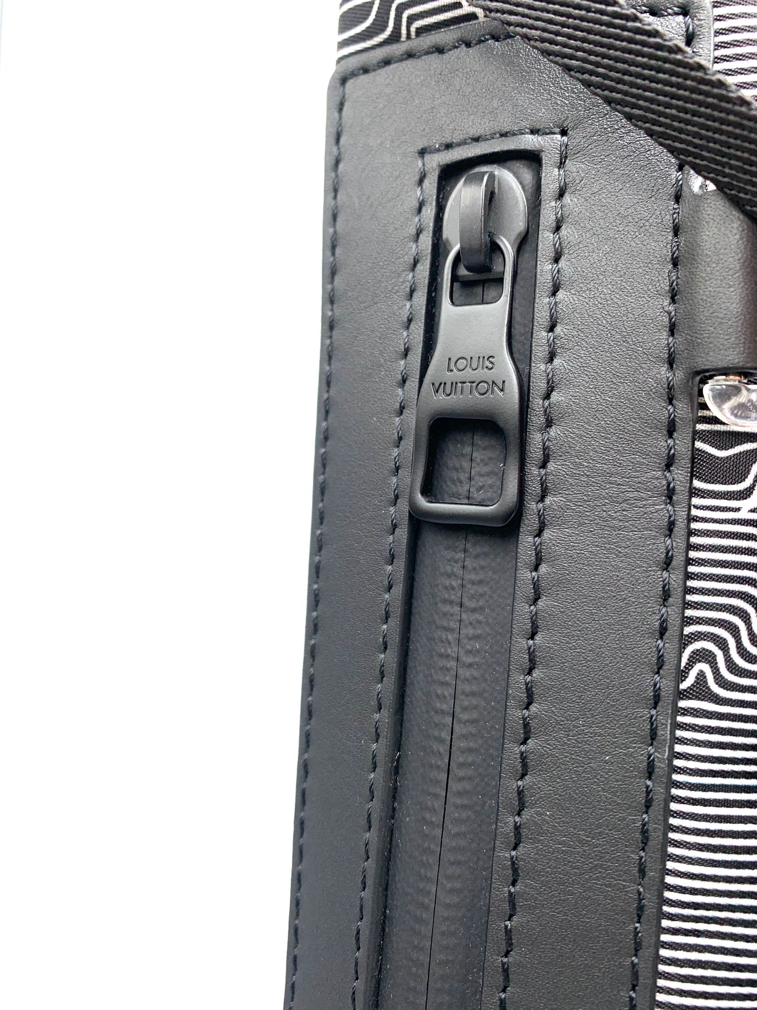 louis vuitton 2054 mochila