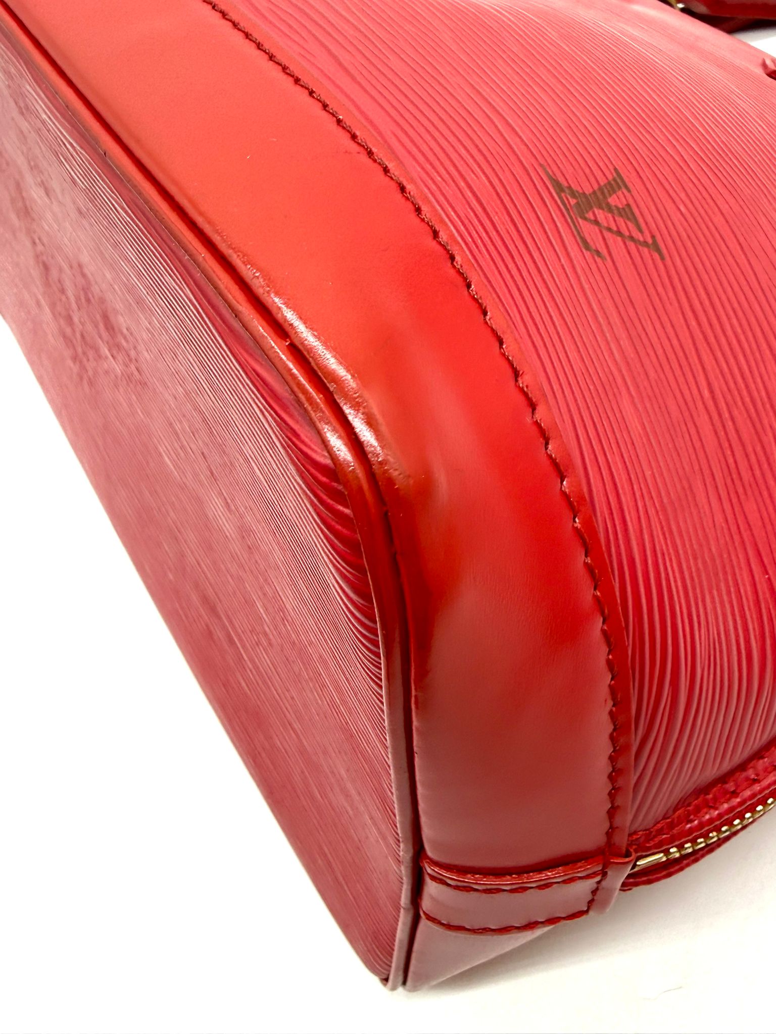 Louis Vuitton Alma Epi