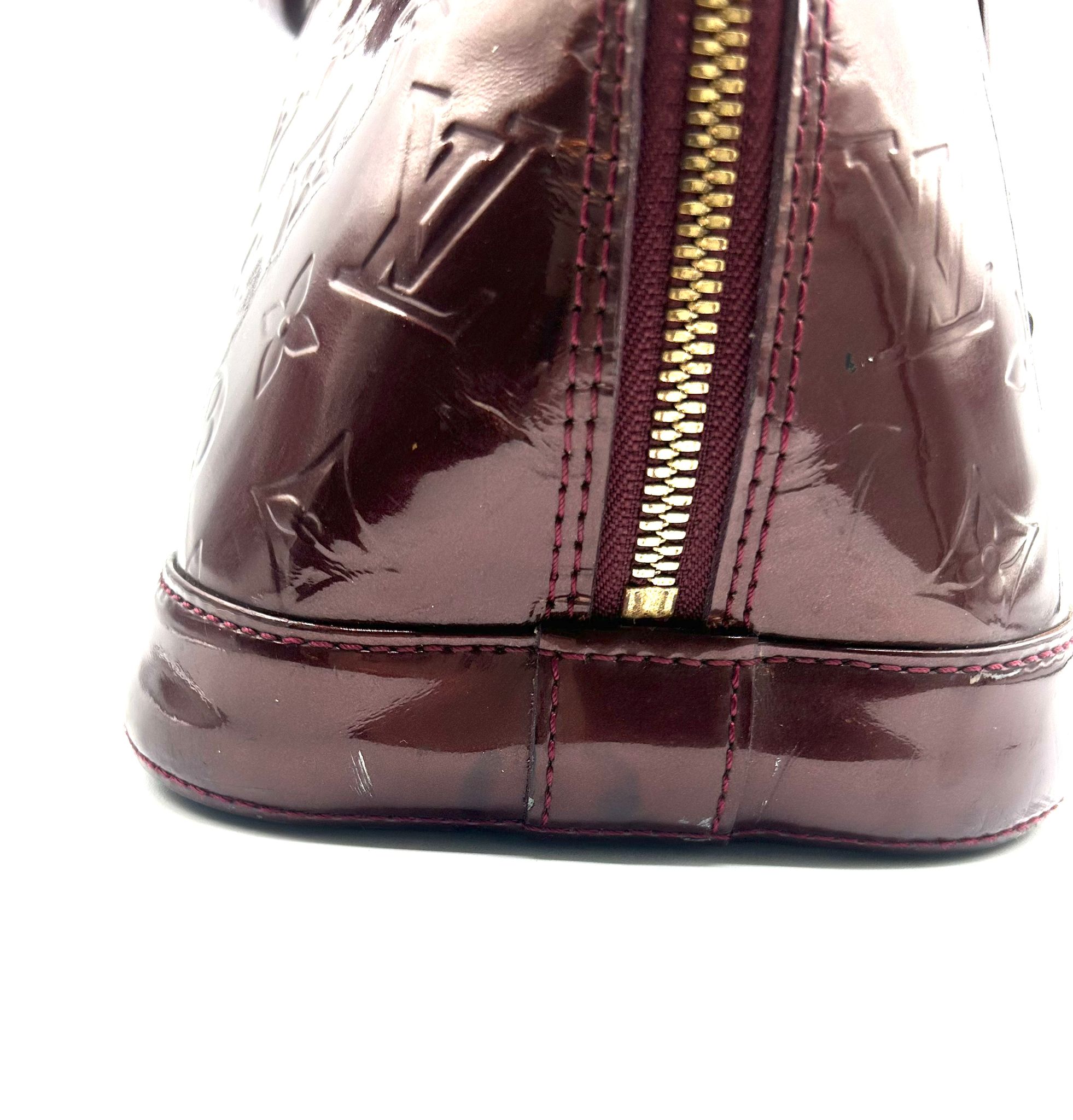 Louis Vuitton Alma PM Vernis burdeos
