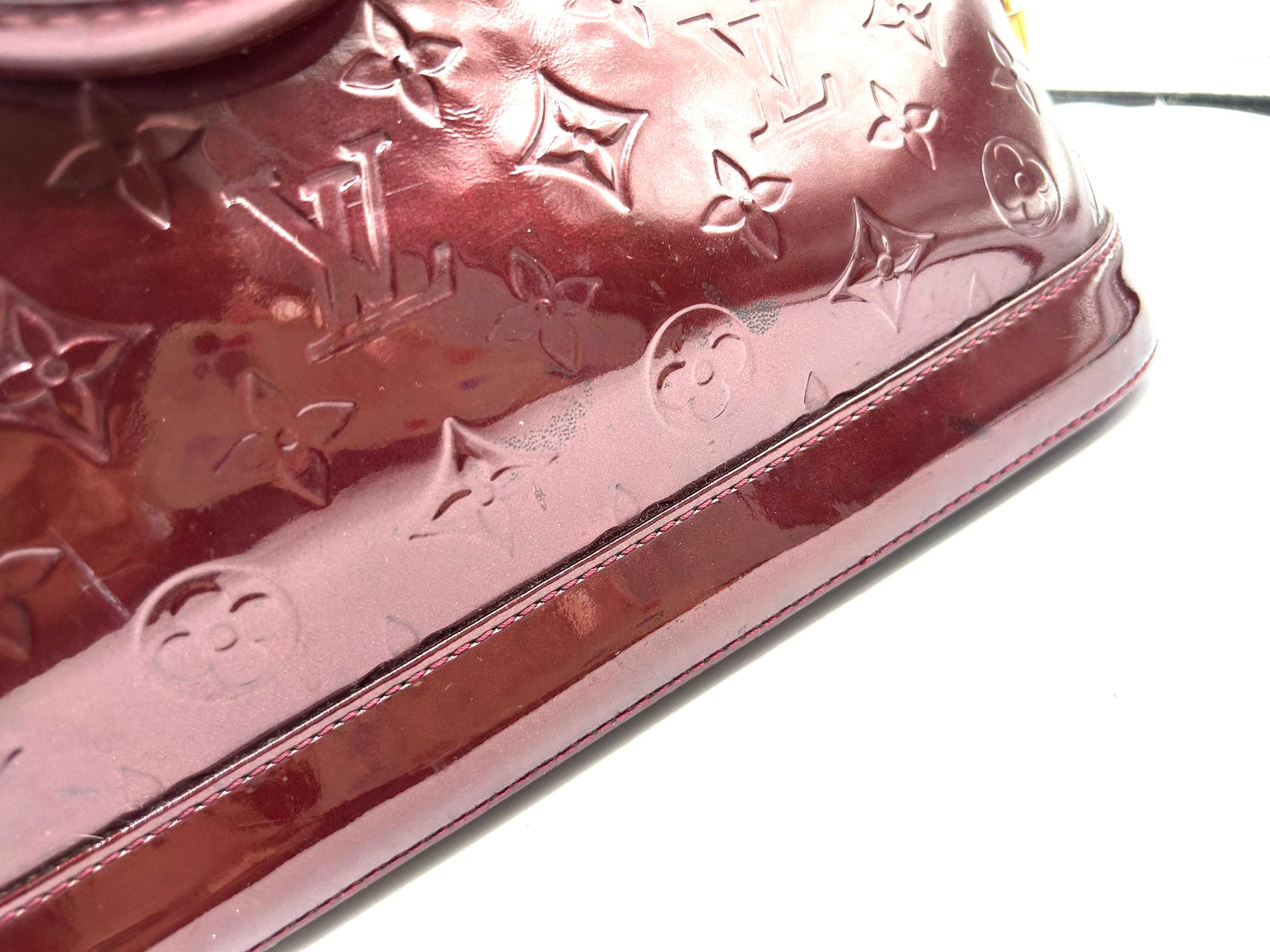 Louis Vuitton Alma PM Vernis burdeos