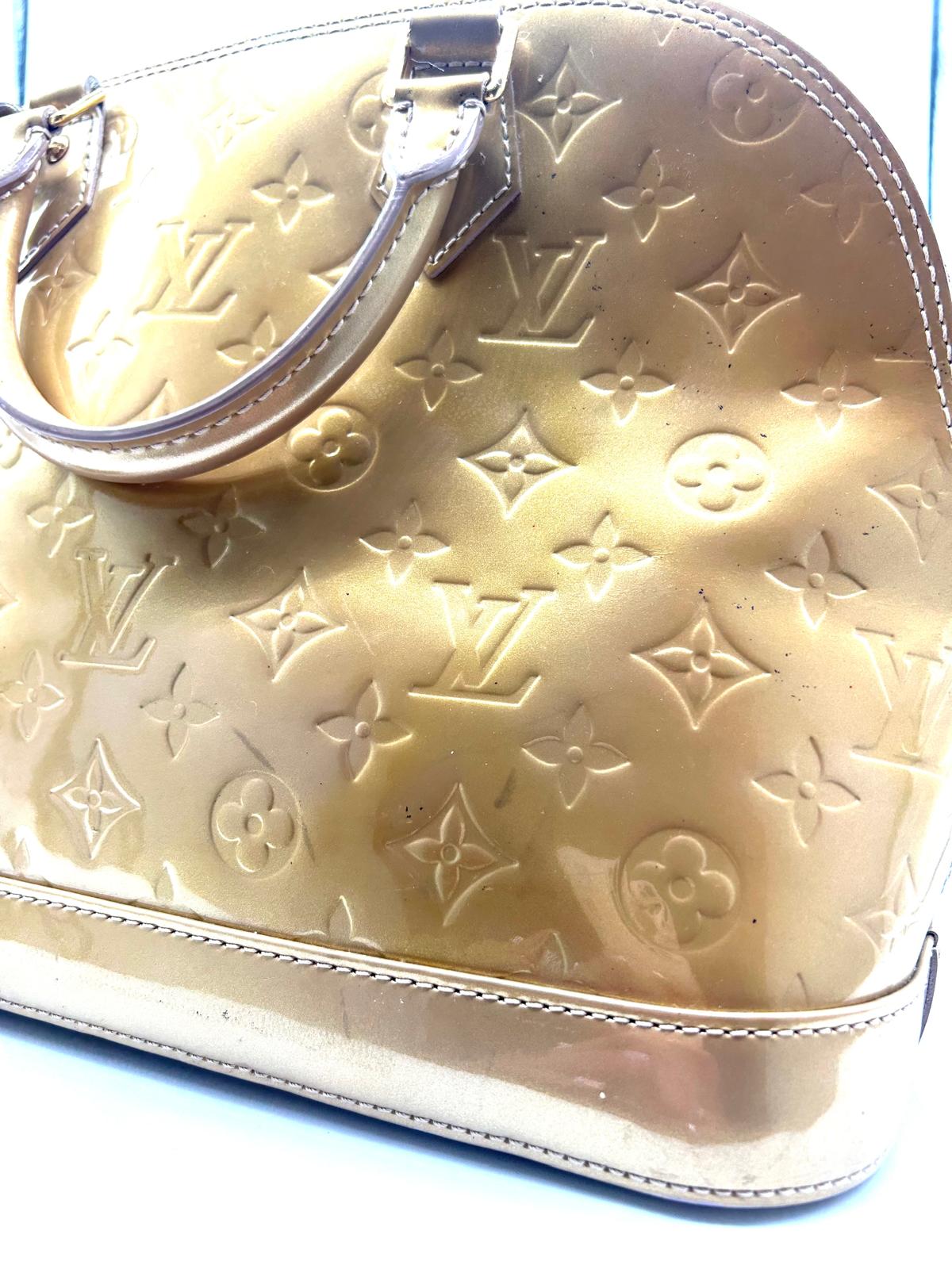 Louis Vuitton Alma PM Vernis dorado