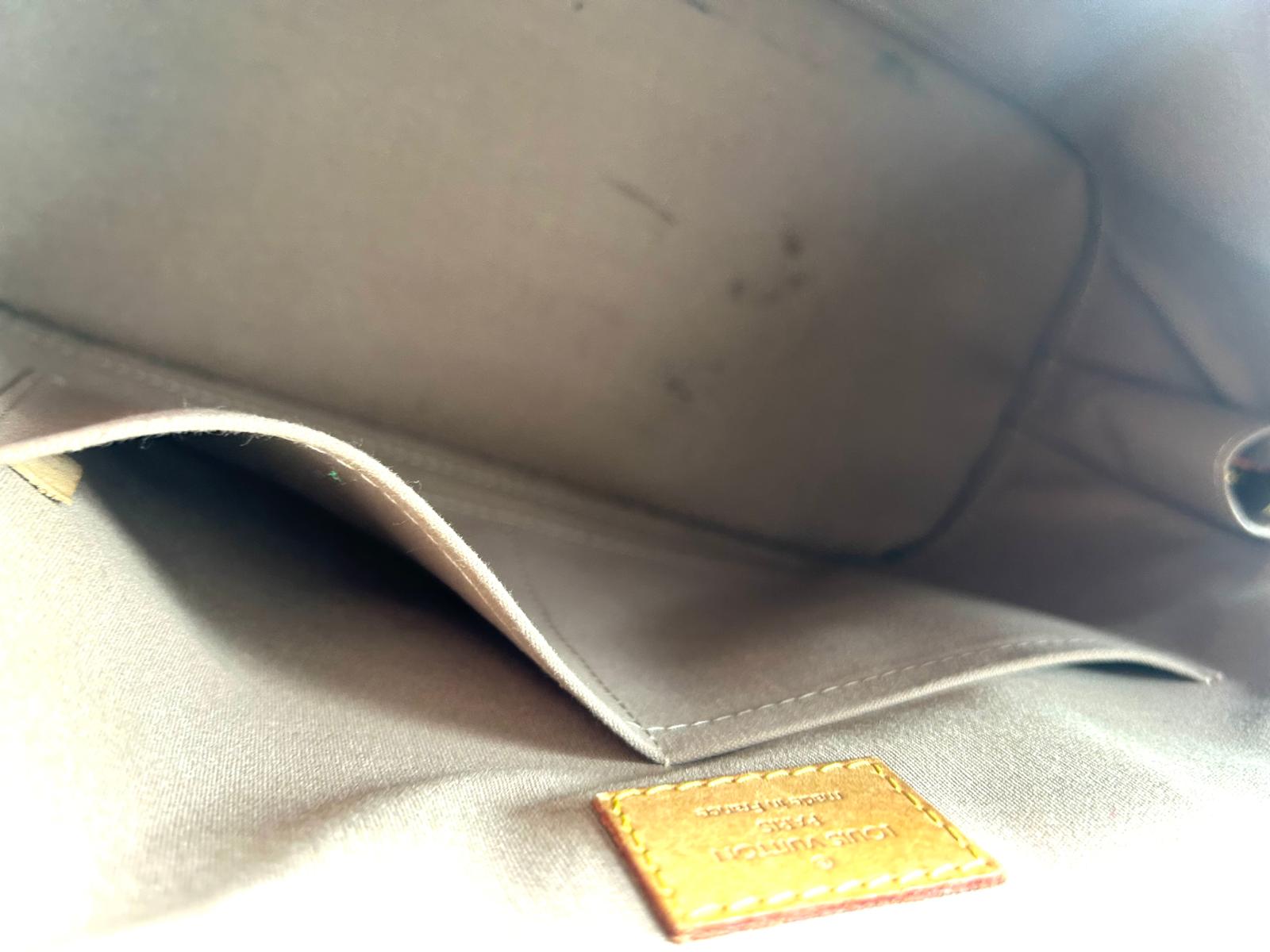 Louis Vuitton Alma PM Vernis dorado