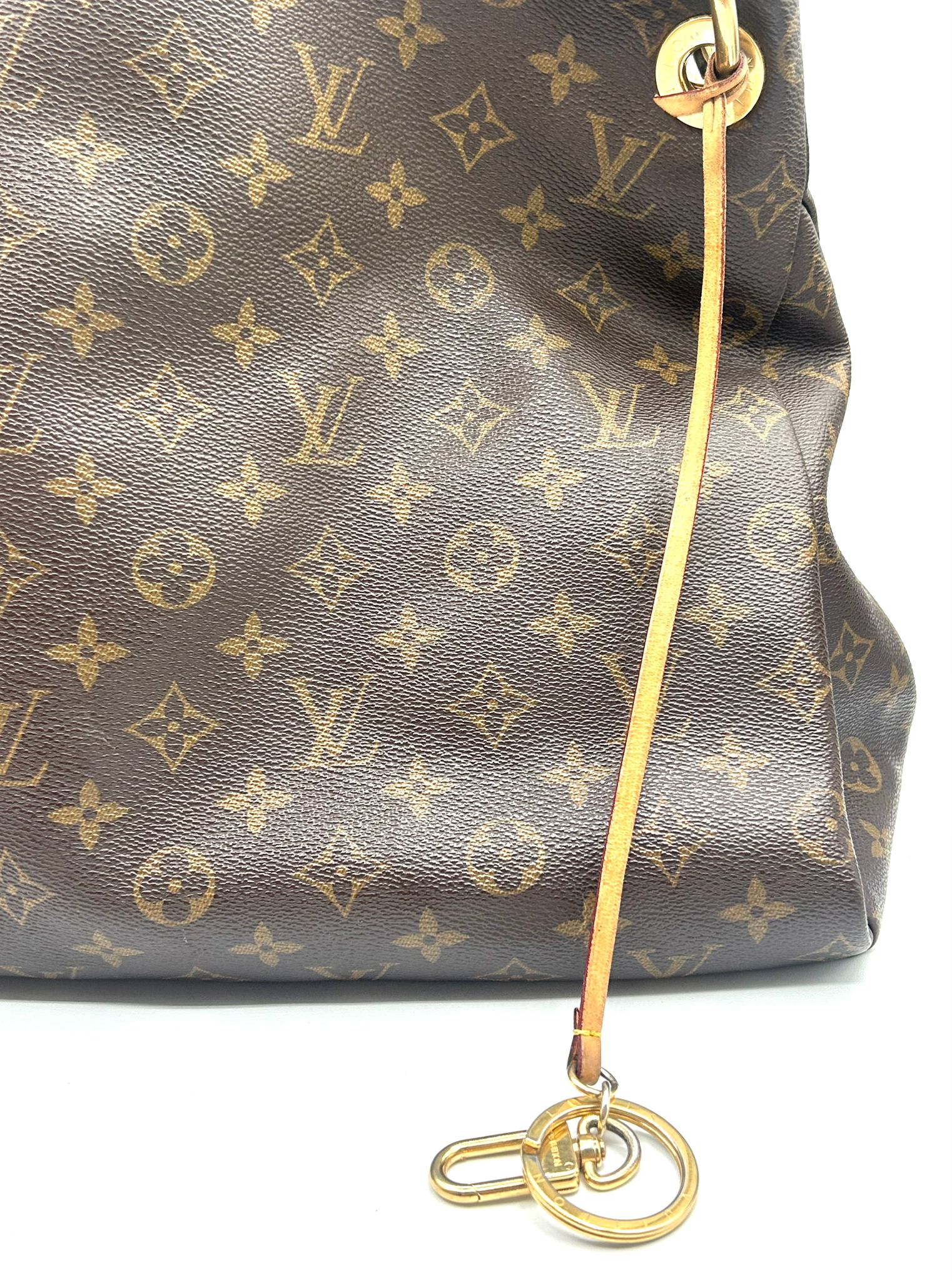 Louis Vuitton Artsy Monogram
