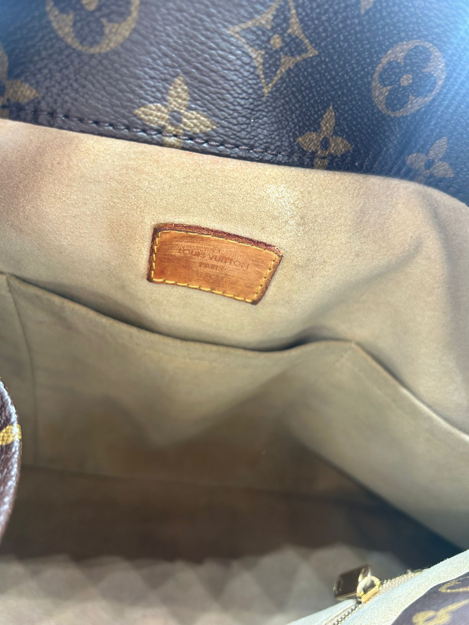 Louis Vuitton Artsy Monogram