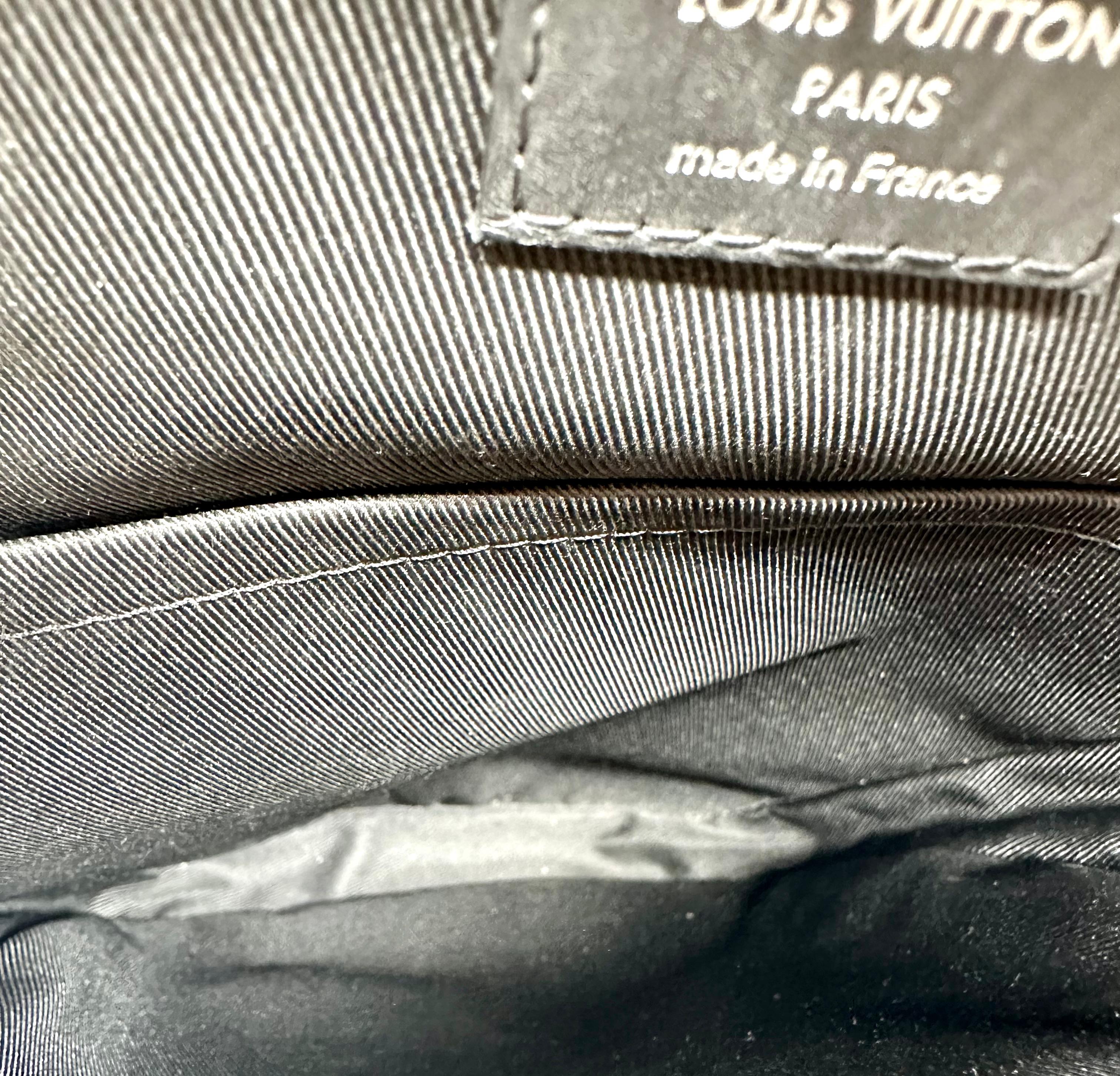 Louis Vuitton Avenue Sling