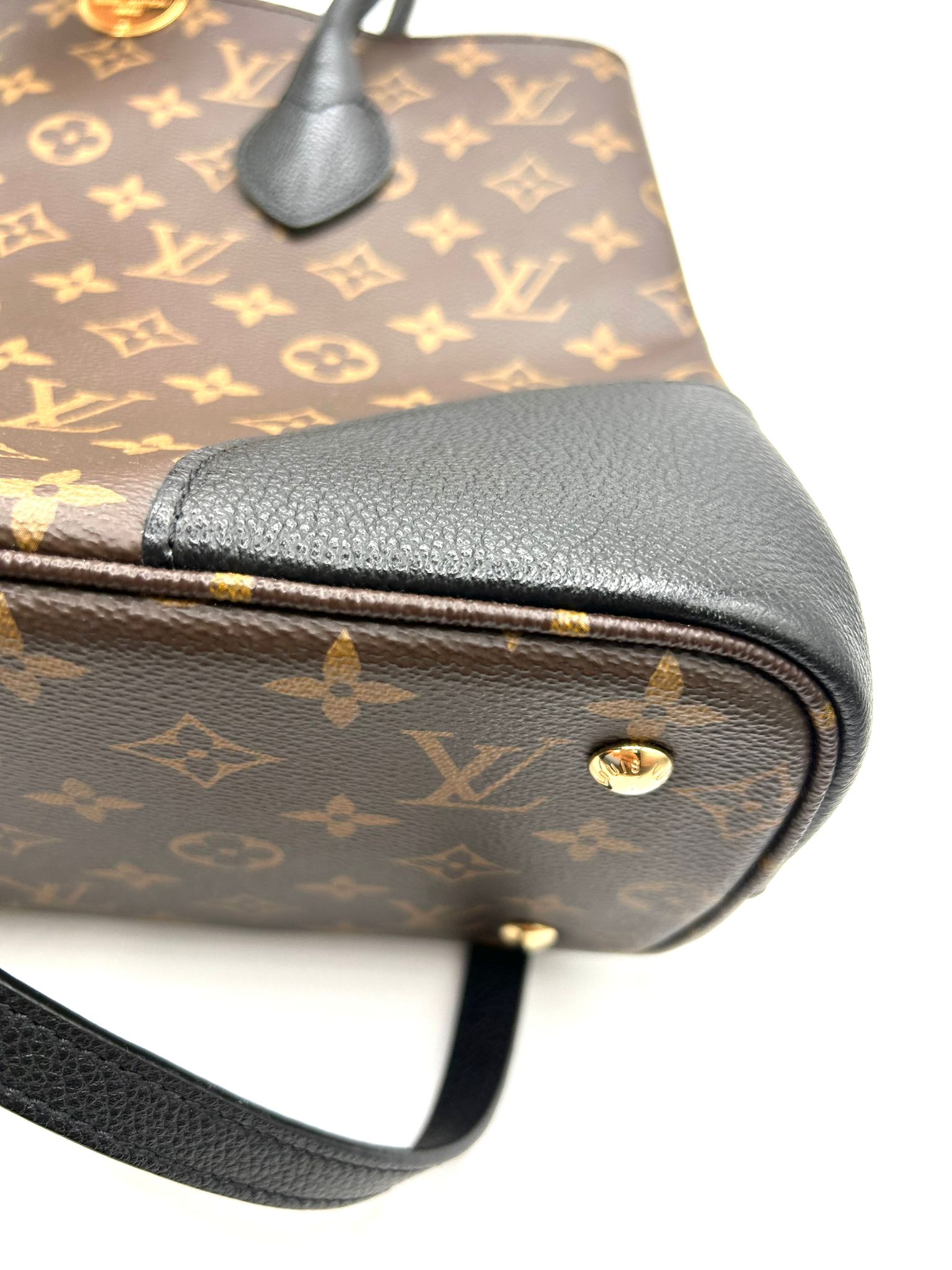 Louis Vuitton Belmont
