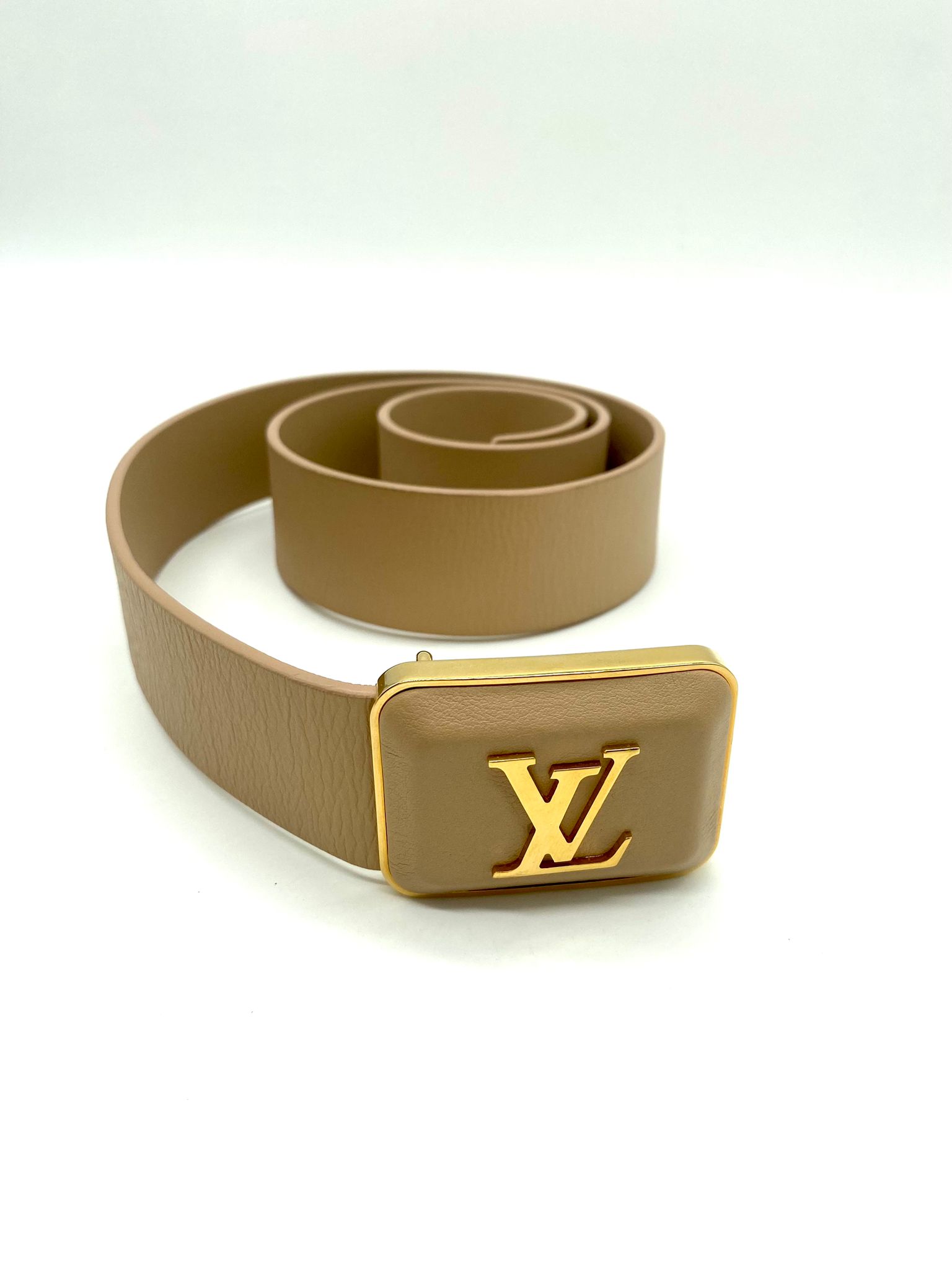 RESERVADO louis vuitton cinturon