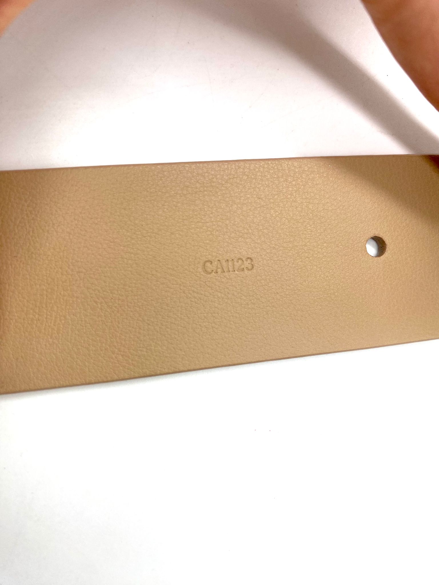 RESERVADO louis vuitton cinturon