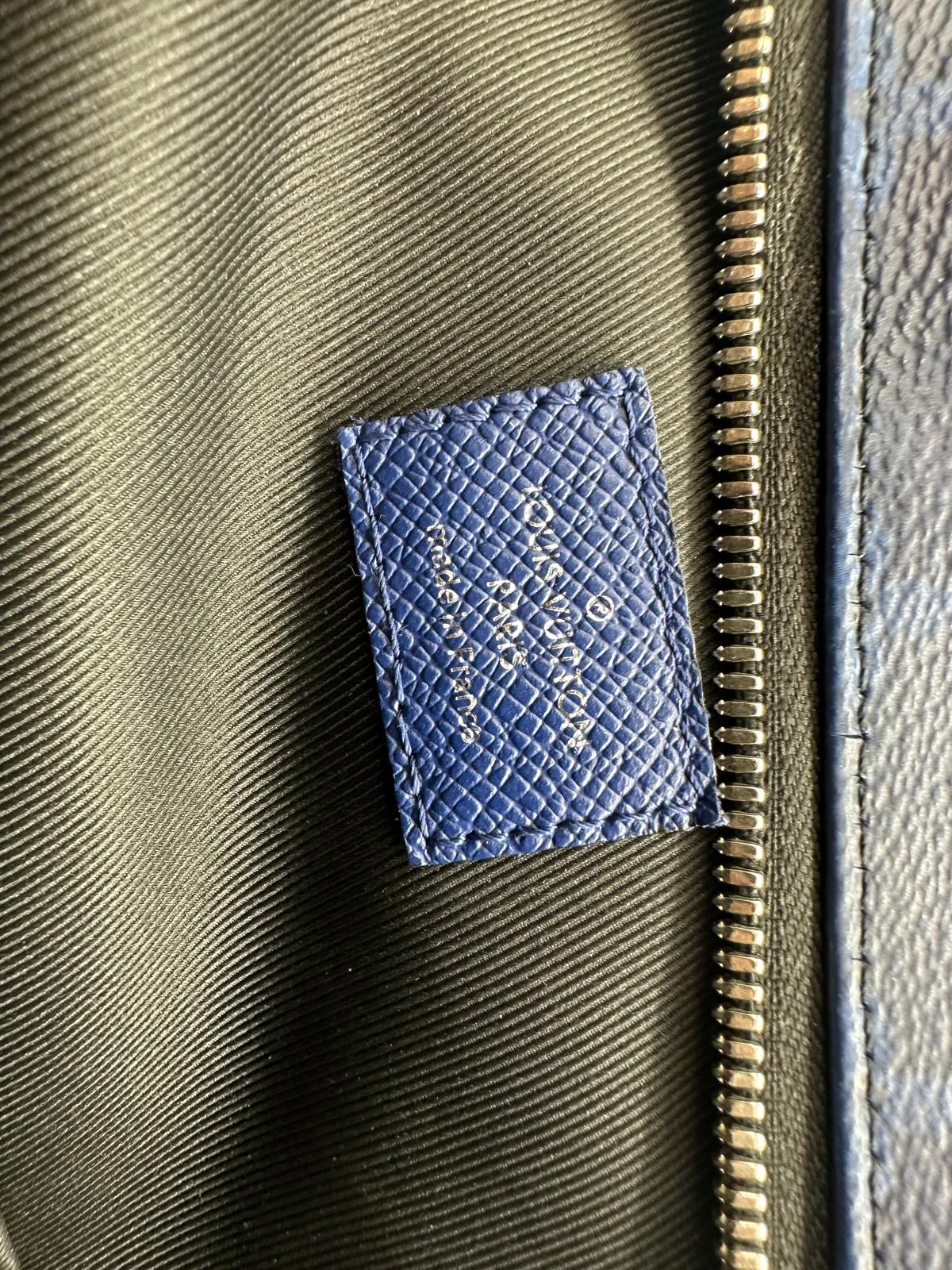 Louis Vuitton Discovery PM